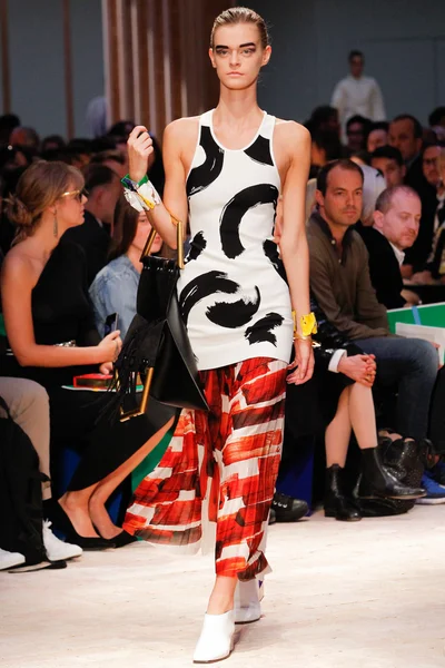Look 1